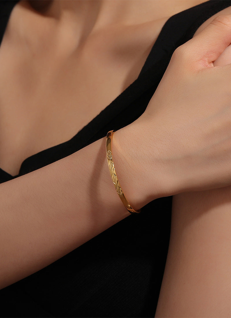 Gold Pattern Bangle